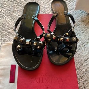 Valentino Rockstud bow gel sz37 sandal flip flops black